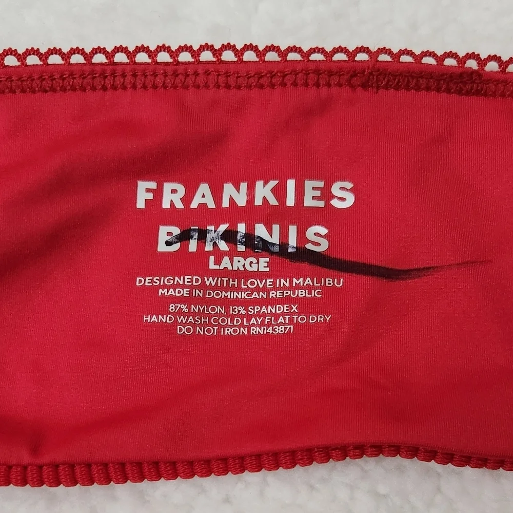 New!Frankie's Bikinis Cleo Ribbed Bralette Top‎